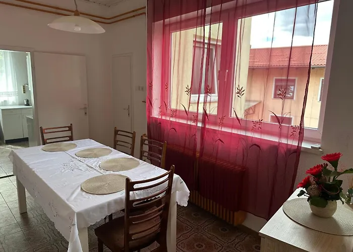 Apartma Pri Kosu Apartamento